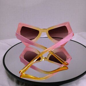 Unique Butterfly Design Sunglasses - Pink